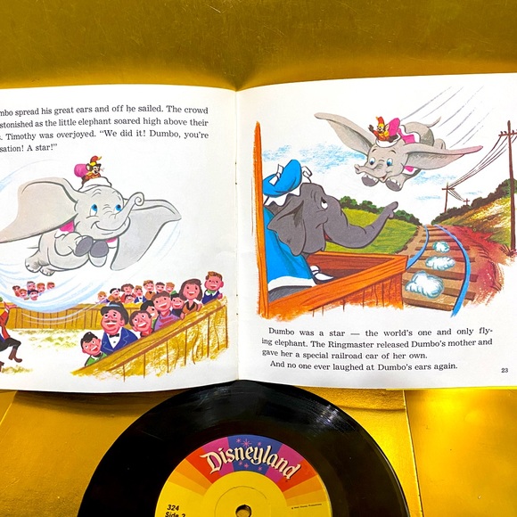 WALT DISNEY’S STORY OF DUMBO 1979 DISNEYLAND VINYL RECORD & 24p READ ALONG BOOK - Picture 14 of 16